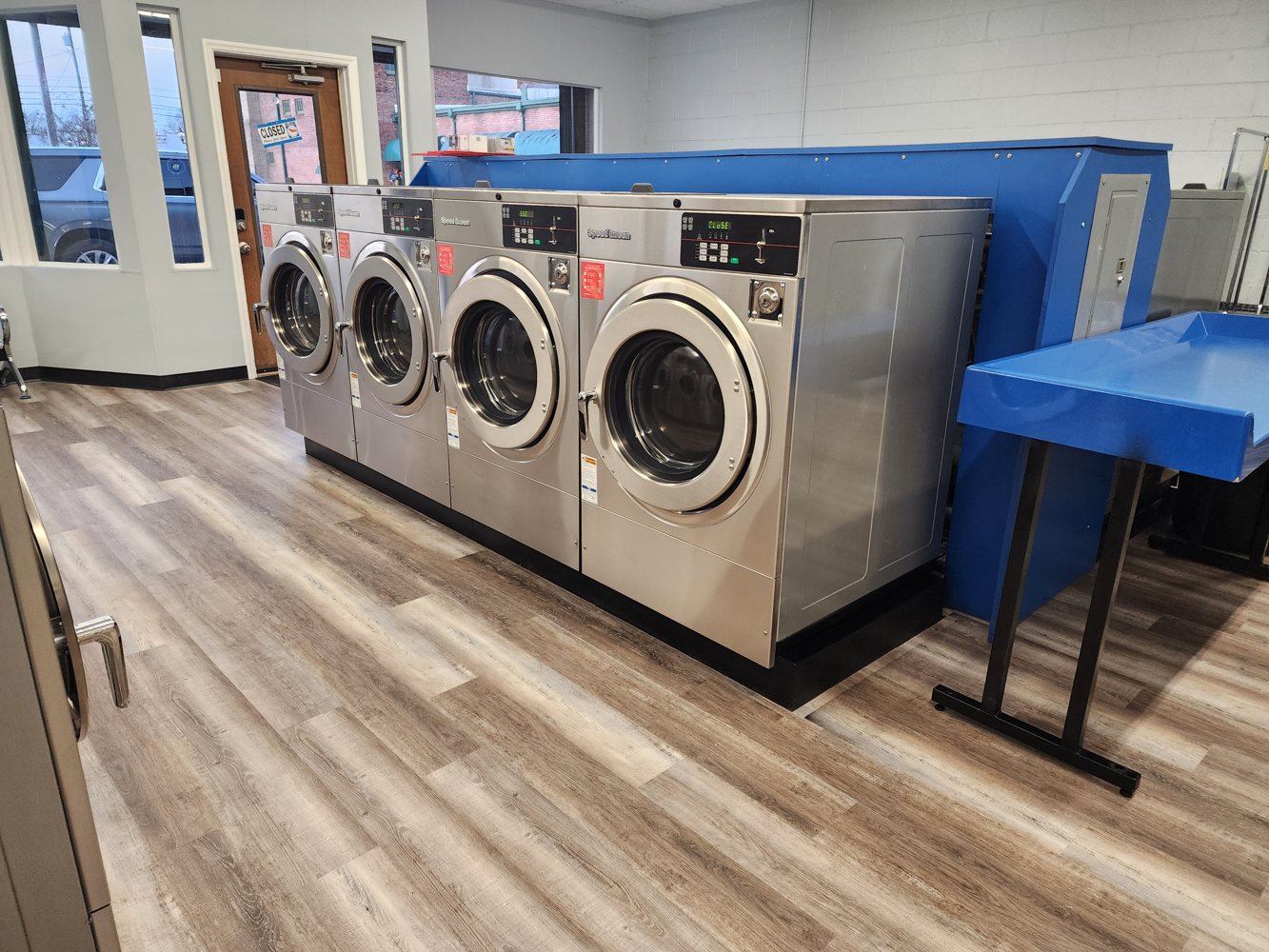 Sudz City Laundry facility photo 4