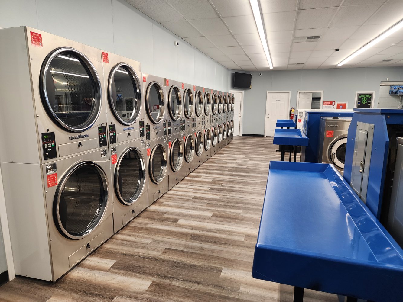 Sudz City Laundry facility photo 5