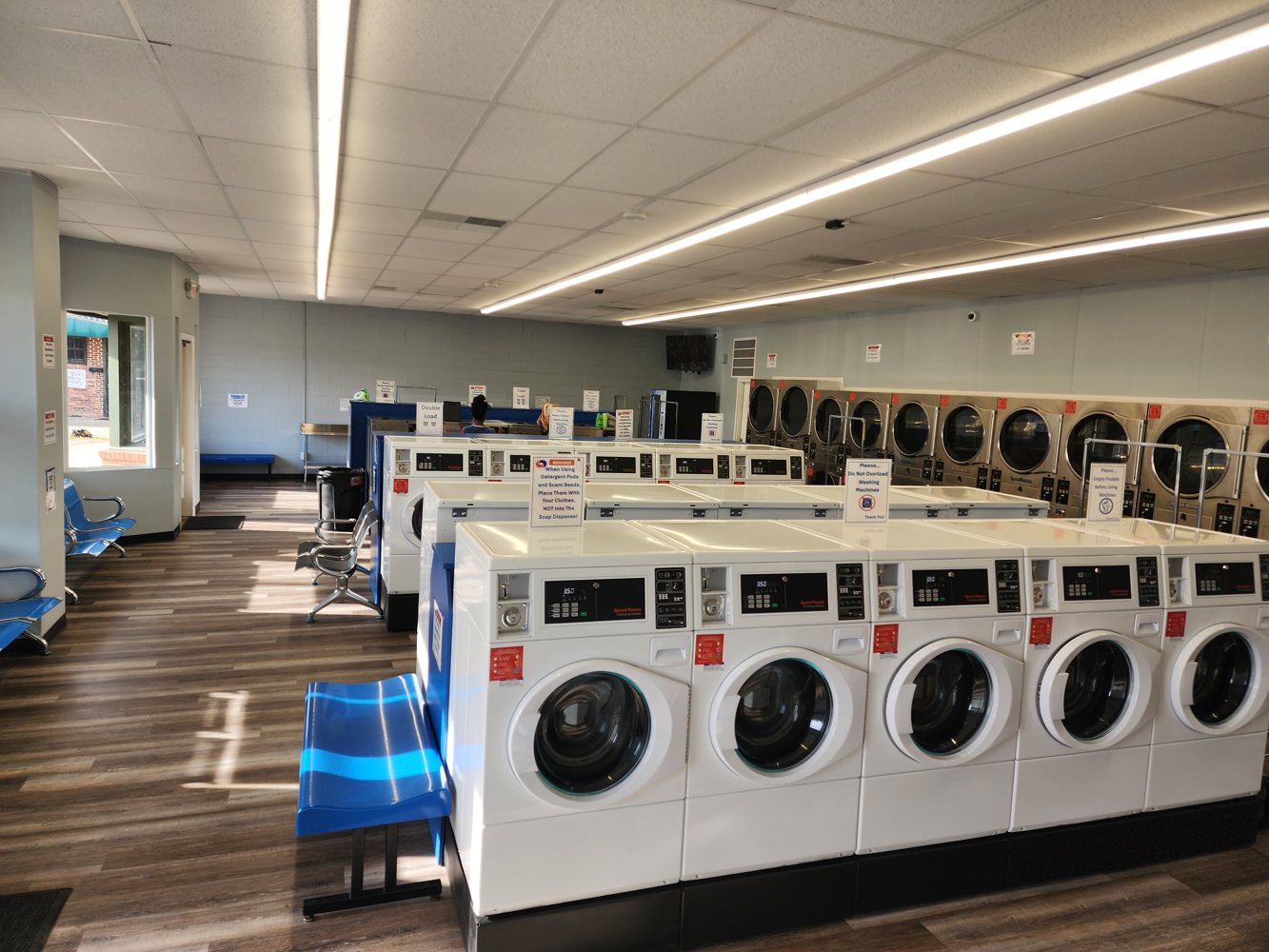 Sudz City Laundry facility photo 10
